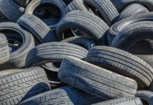 Jak naprawić przetarty lakier bezbarwny?