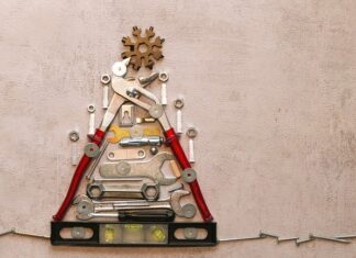 Do czego służy śrubokręt krzyżowy?