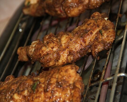 W jakiej temperaturze grillować karkówkę na grillu gazowym?