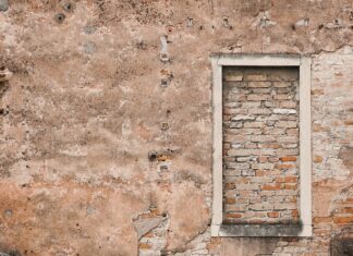 Czym gruntować ściany po tynkowaniu? Czym gruntować ściany po tynkowaniu?