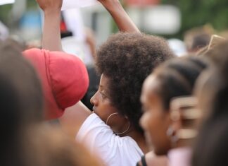 Co to znaczy dwa grzyby w barszcz? Co to znaczy dwa grzyby w barszcz?