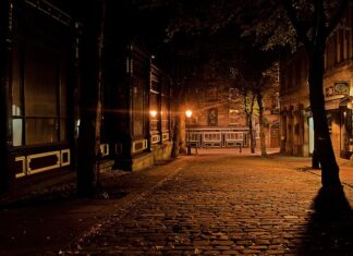 Jaka wodą do robienia kostek lodu? Jaka wodą do robienia kostek lodu?