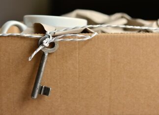 Jak przenieść gniazdko elektryczne bez kucia?