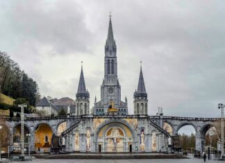 Jak ustawić punkt odrodzenia w Minecraft?